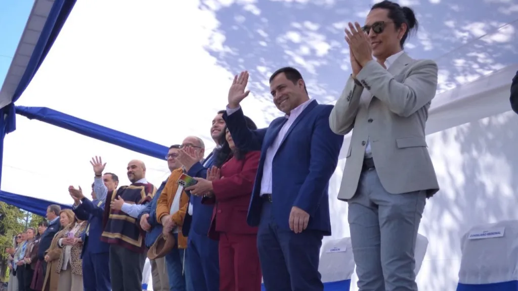 lontue desplego su orgullo y tradicion en multitudinario desfile civico de fiestas patrias 10