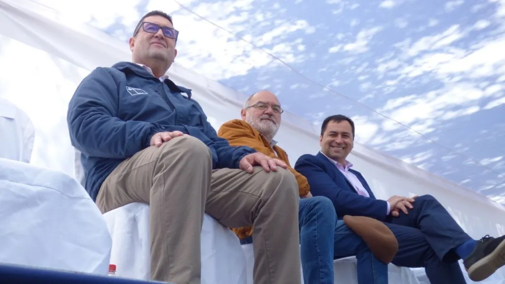 lontue desplego su orgullo y tradicion en multitudinario desfile civico de fiestas patrias 14