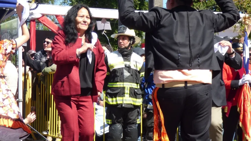 lontue desplego su orgullo y tradicion en multitudinario desfile civico de fiestas patrias 2 2 