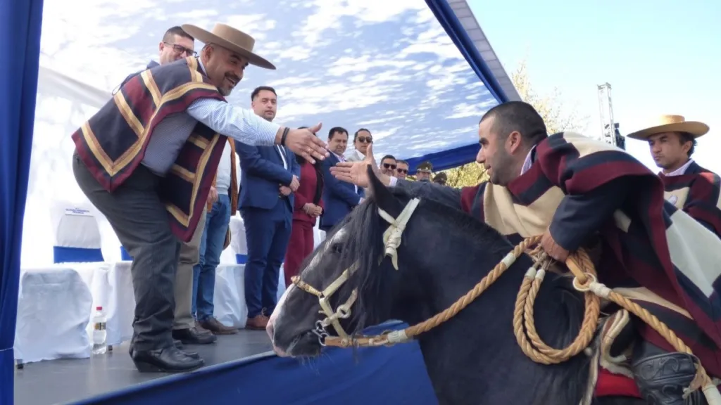 lontue desplego su orgullo y tradicion en multitudinario desfile civico de fiestas patrias 8