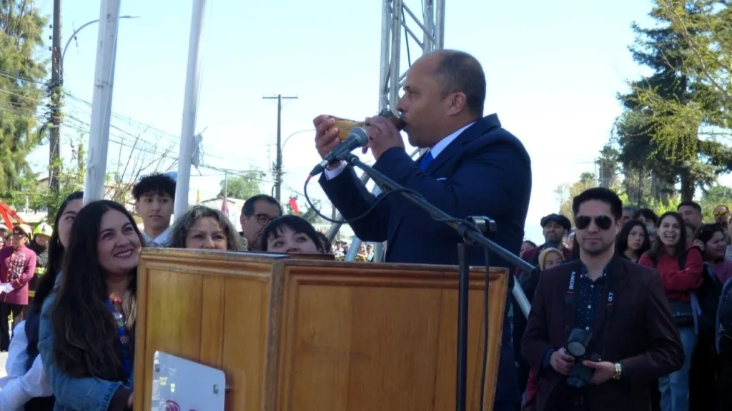 lontue desplego su orgullo y tradicion en multitudinario desfile civico de fiestas patrias 9