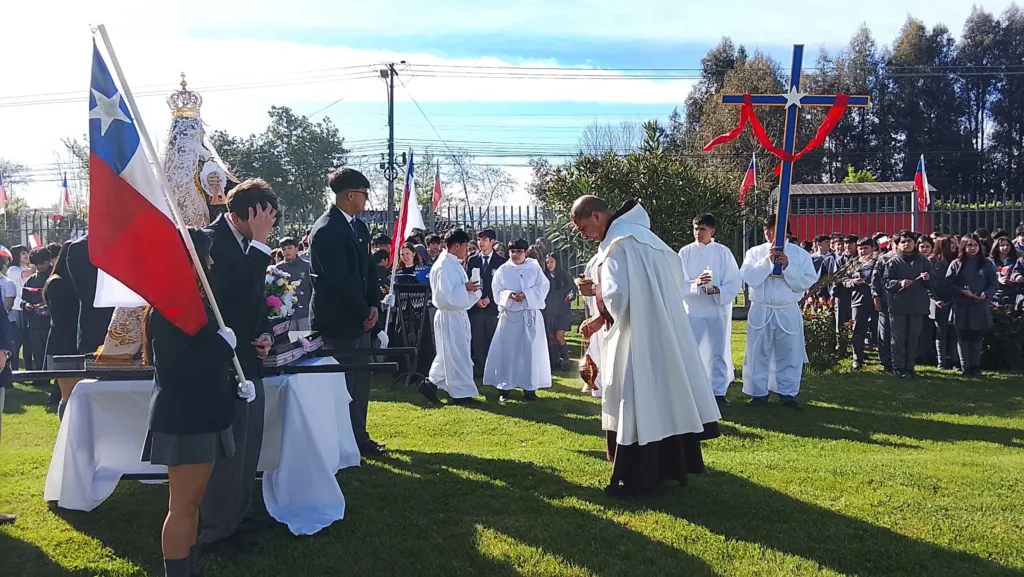 molina recibe a la virgen peregrina del carmen en el centenario de su coronacion 6